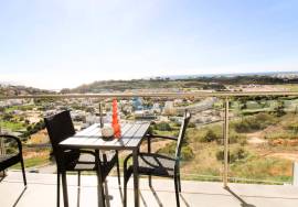 New 0+1 bedroom apartment with swimming pool, sea view and view of Albufeira Marina