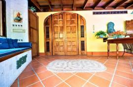 Luxury 5 Bed Villa For Sale in Grenada West