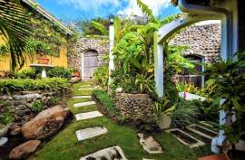 Luxury 5 Bed Villa For Sale in Grenada West