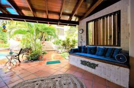 Luxury 5 Bed Villa For Sale in Grenada West