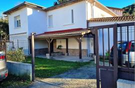 Large Family Villa with Garden in Great Location