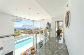 4 Bed, 4 Bath Villa For Sale in Playa Paraiso 2,950,000€