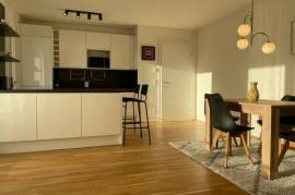 SPACIOUS, BRIGHT AND MODERN THREE BEDROOM APARTMENT IN VIENNA