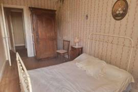 €85000 - Old 5 bedroom house - Proche Ruffec