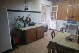 €85000 - Old 5 bedroom house - Proche Ruffec