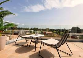 *Co-ownership of 2- bedroom  townhouse with private swimming pool period 'D' at The Pestana Silves Golf Resort - Algarve