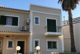 Luxury 3 Bed Villa For Sale in Vilamoura
