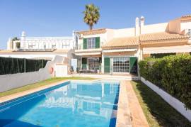 Luxury 3 Bed Villa For Sale in Vilamoura