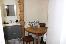 €86000 - Villefagnan Town House, 4 bedrooms, courtyard