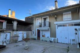 €86000 - Villefagnan Town House, 4 bedrooms, courtyard