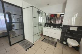 Pretty Single Storey Villa With 135 M2 Of Living Space On 440 ² With Pool And Beautiful Views.