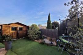 Pretty Single Storey Villa with Above Ground Pool