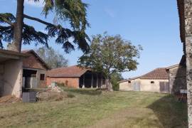 House for sale, 14 rooms - Auch 32000