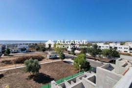 2-bedroom apartments under construction, 10 minutes' walk from the beach, for sale in Fuseta, Algarve.