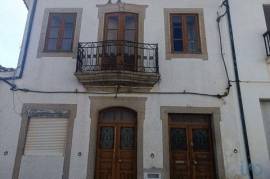 Casa T3 em Bragança de 200,00 m²