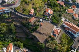 Rustic house in the center of Estreito da Calheta
