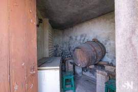 Rustic house in the center of Estreito da Calheta