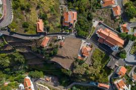 Rustic house in the center of Estreito da Calheta