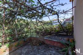 Rustic house in the center of Estreito da Calheta