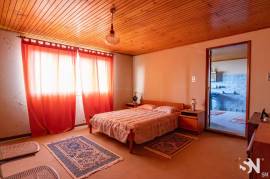 Rustic house in the center of Estreito da Calheta