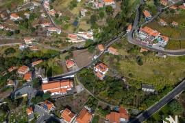 Rustic house in the center of Estreito da Calheta