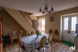 Rustic house in the center of Estreito da Calheta