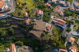 Rustic house in the center of Estreito da Calheta