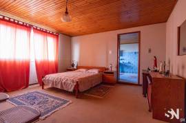 Rustic house in the center of Estreito da Calheta
