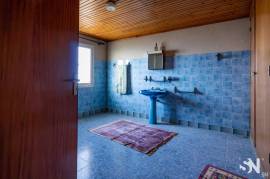 Rustic house in the center of Estreito da Calheta