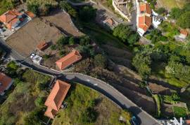 Rustic house in the center of Estreito da Calheta