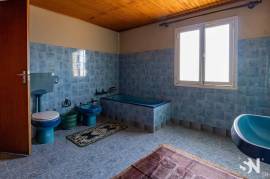 Rustic house in the center of Estreito da Calheta