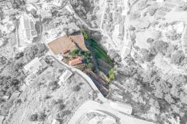 Rustic house in the center of Estreito da Calheta