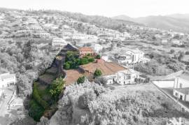 Rustic house in the center of Estreito da Calheta