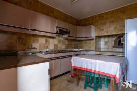 Rustic house in the center of Estreito da Calheta