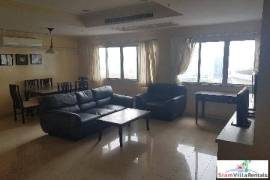 Witthayu Complex | Large Two Bedroom Condo near BTS Phloen Chit