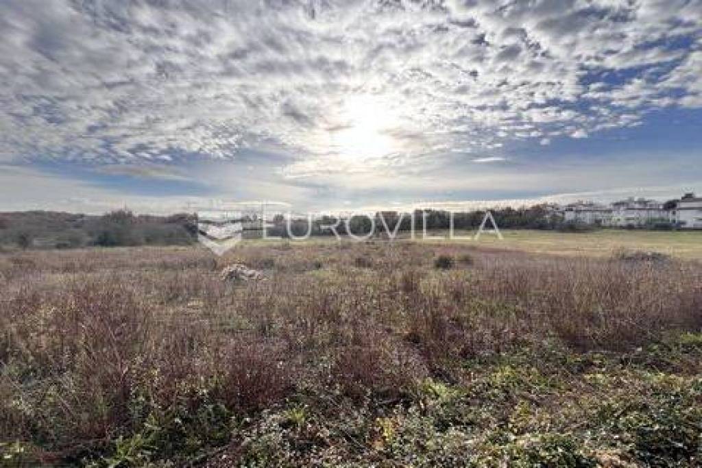 Istria, Tar - superb exclusive building land in a prime location, 871 m2