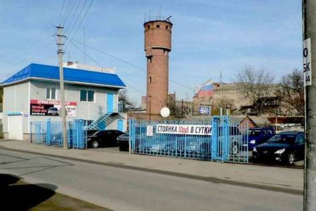 продаю 2 участка. Бывший Автосалон