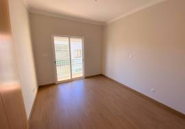 Modern 2 Bedroom Apartment With Sea View