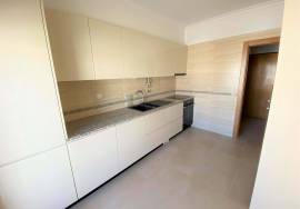 2 Bedroom Apartment with Sea View Only a short Walk from the City Walls