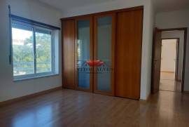 3 bedroom apartment with storage room and parking space