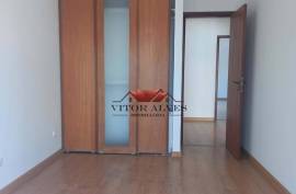 3 bedroom apartment with storage room and parking space