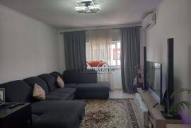 2 bedroom apartment furnished and refurbished