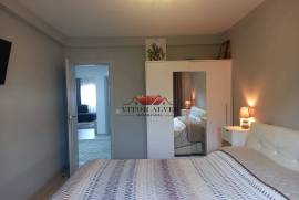 2 bedroom apartment furnished and refurbished