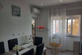 2 bedroom apartment furnished and refurbished