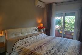 2 bedroom apartment furnished and refurbished