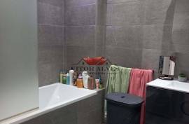 2 bedroom apartment furnished and refurbished