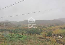 Detached house - Single bedroom villa in ruins with plot of 800m2, in Tavira.