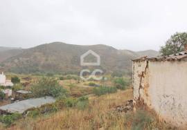 Detached house - Single bedroom villa in ruins with plot of 800m2, in Tavira.