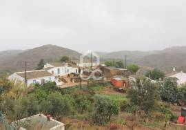 Detached house - Single bedroom villa in ruins with plot of 800m2, in Tavira.