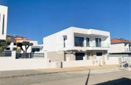 Villa Seixal Vale de Milhaços